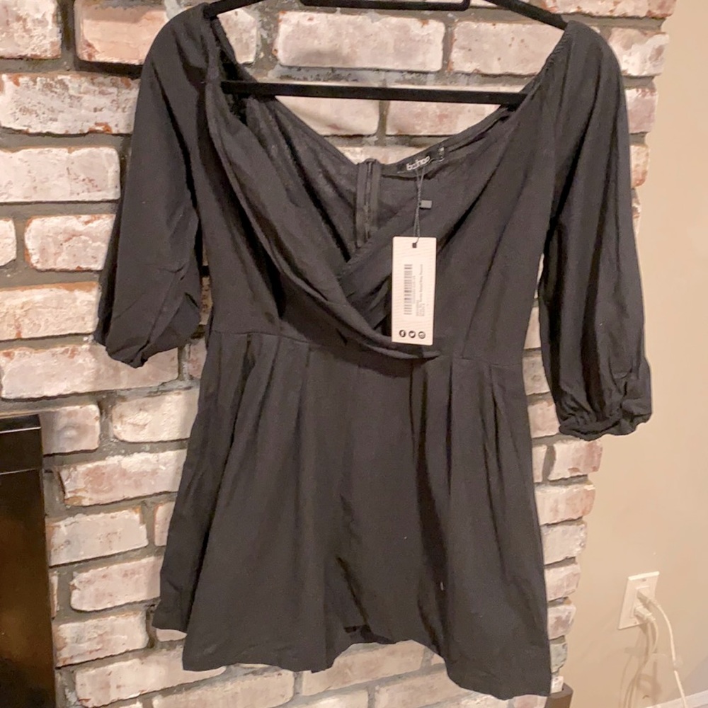 Boohoo Bardot belted wrap playsuit in black. Size 4